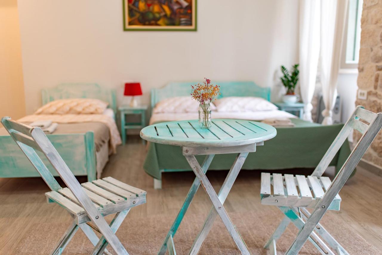 Rooms And Apartments Djanovic Split Bagian luar foto