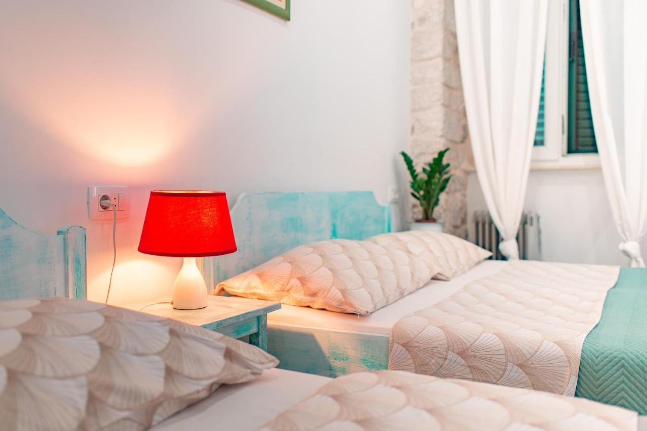 Rooms And Apartments Djanovic Split Bagian luar foto
